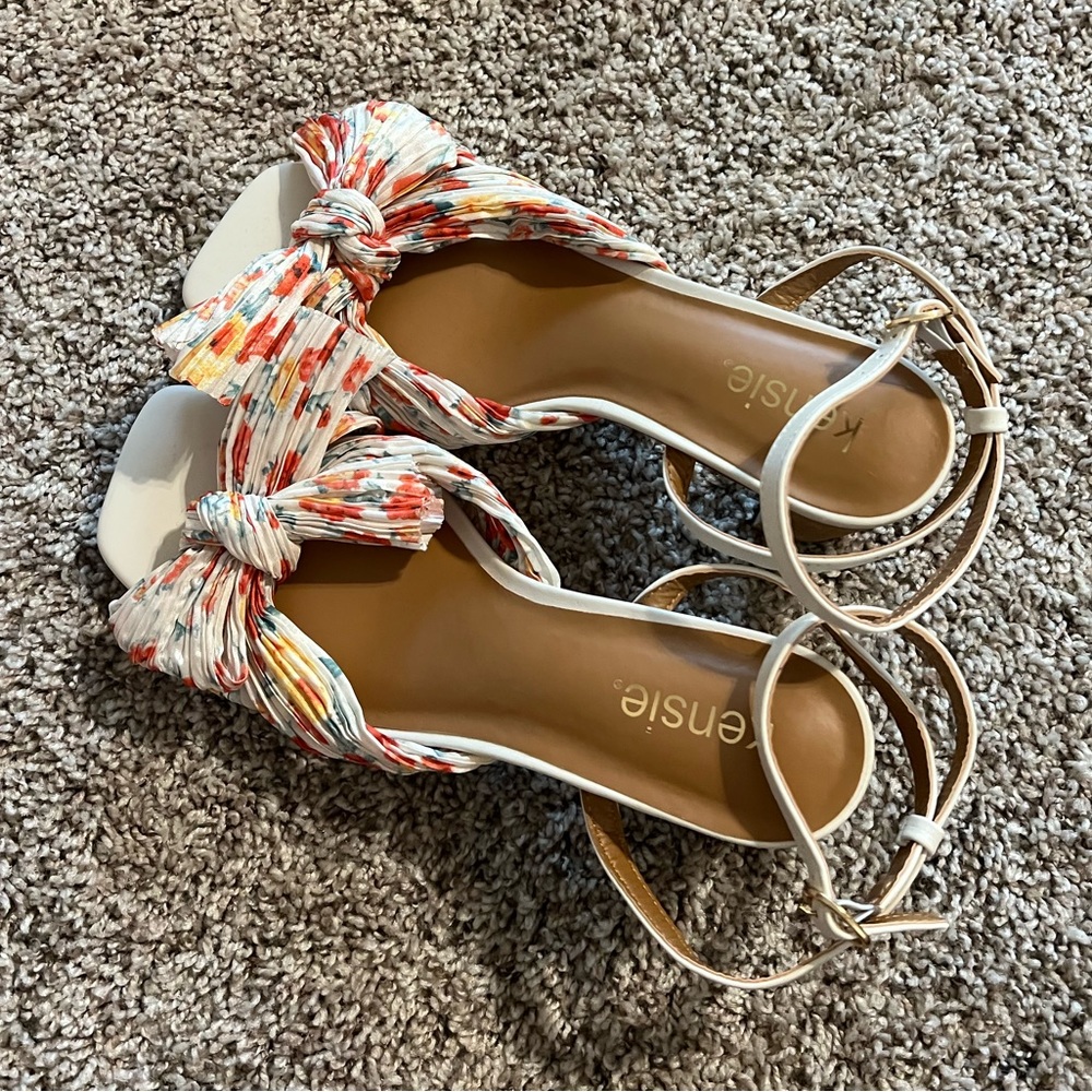 Kensie Floral Bow Heeled Dress Sandals